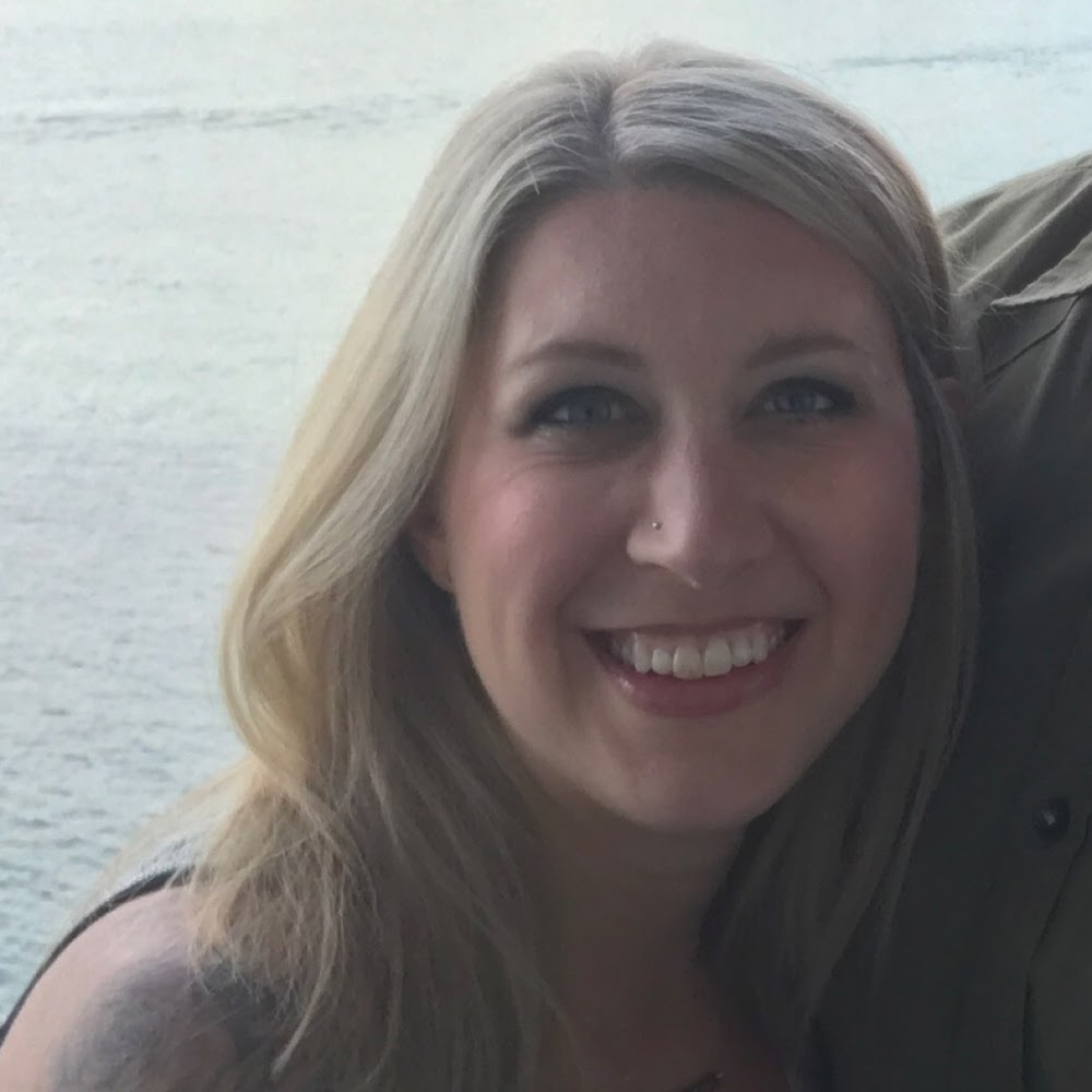 Meet your Posher, Danielle